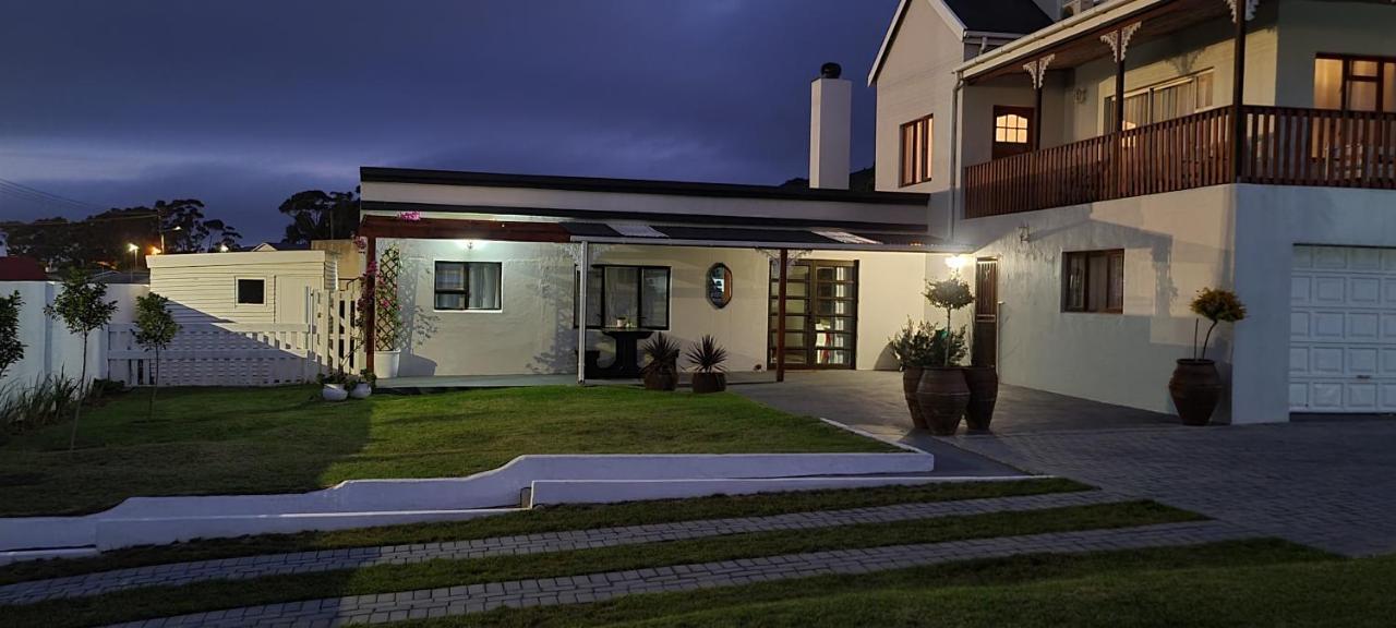 7 On South Hotel Bredasdorp Bagian luar foto