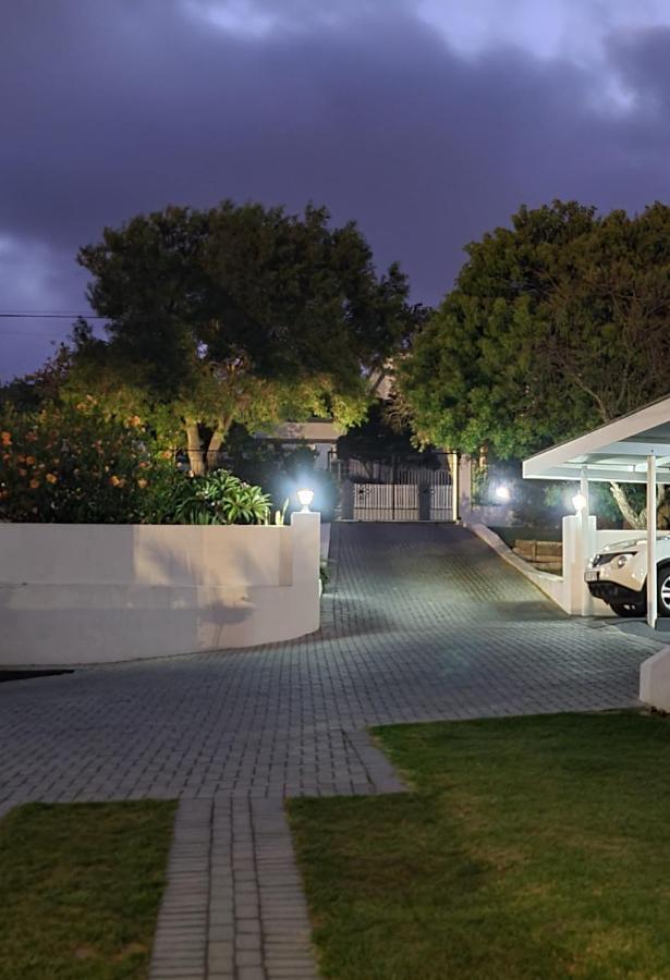 7 On South Hotel Bredasdorp Bagian luar foto